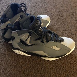 Jordan true flight (gray/black/white)